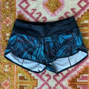 Lululemon Speed Up Short 
2.5"